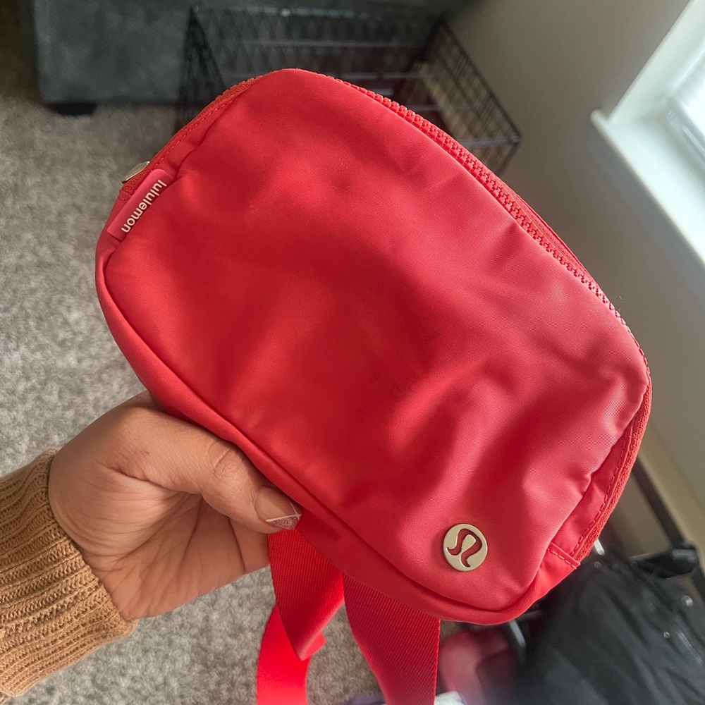 Lululemon belt bag